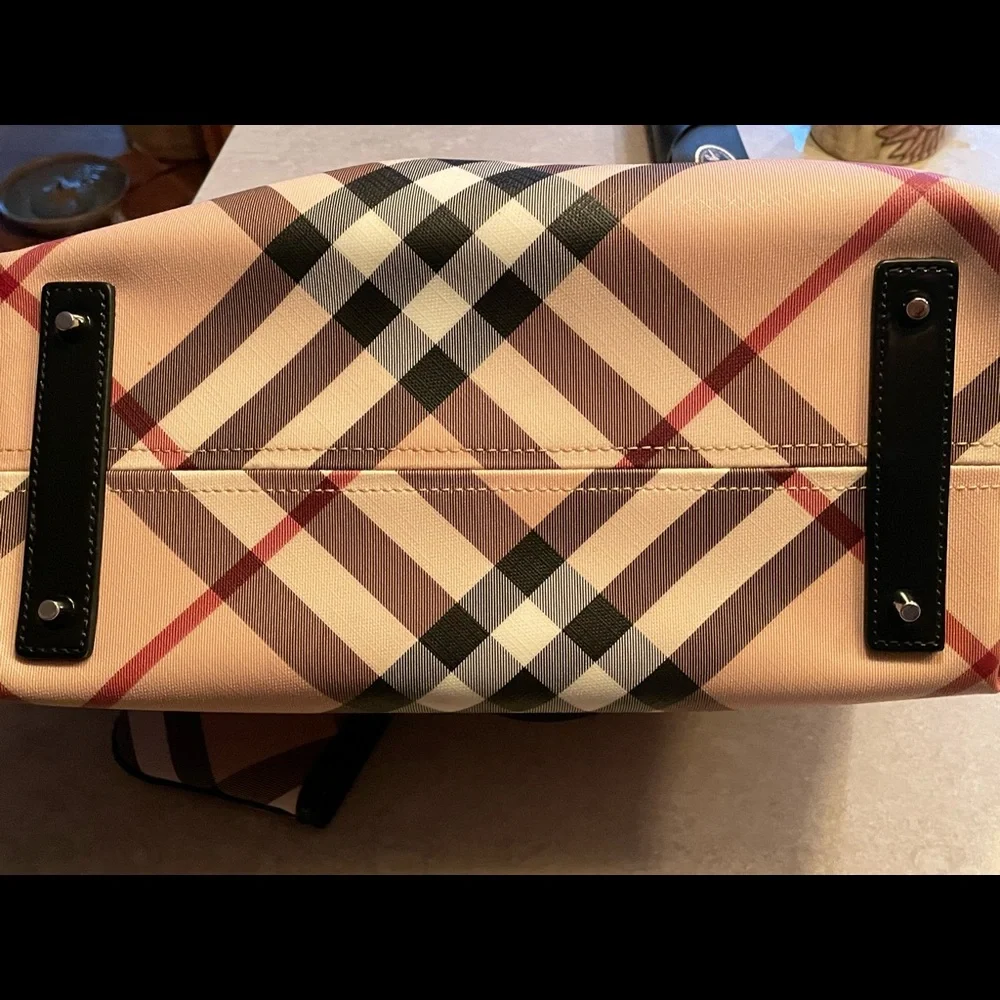 Burberry Nova Check Large Nickie Tote - Picture 6 of 11